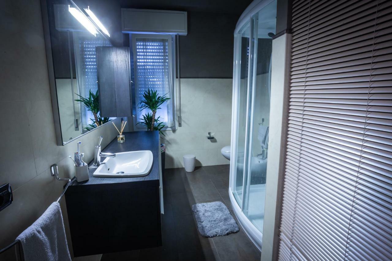 Cinematic Modern Flat, 100 Mt Da Ospedale Διαμέρισμα Ραβένα Εξωτερικό φωτογραφία